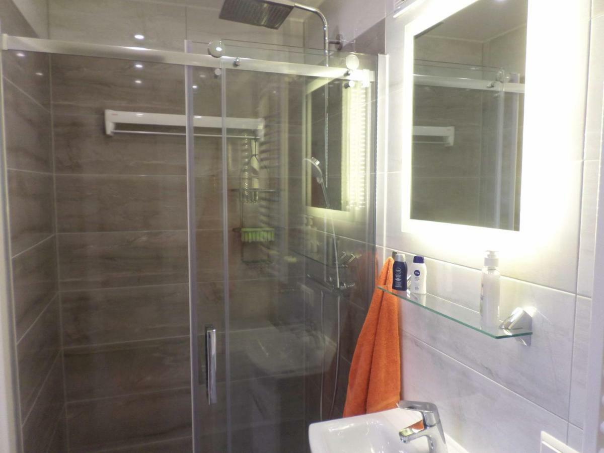 1 Zi. Apartment Naehe Flughafen/Messe Stuttgart 24H Waldenbuch Eksteriør bilde