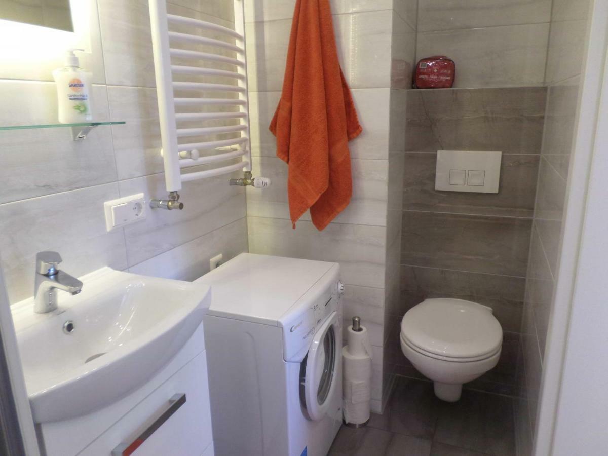 1 Zi. Apartment Naehe Flughafen/Messe Stuttgart 24H Waldenbuch Eksteriør bilde