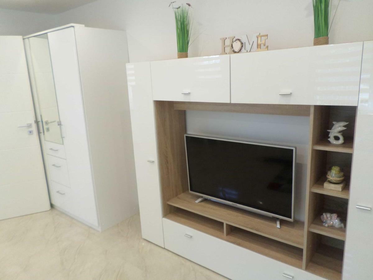 1 Zi. Apartment Naehe Flughafen/Messe Stuttgart 24H Waldenbuch Eksteriør bilde
